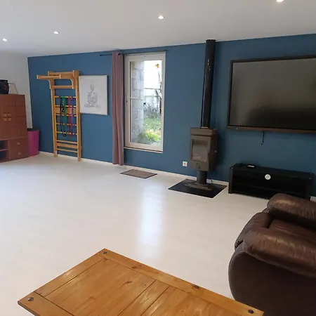 - Les Hirondelles Ferienhaus La Neuillie